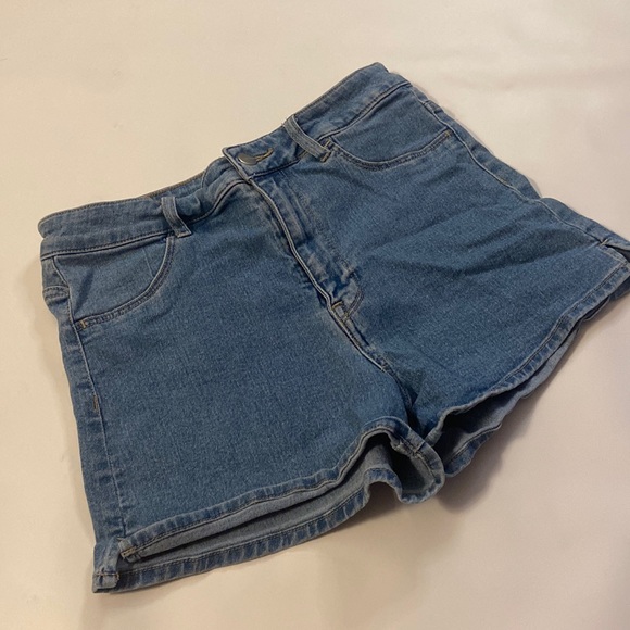 H&M Denim Shorts - Picture 2 of 5
